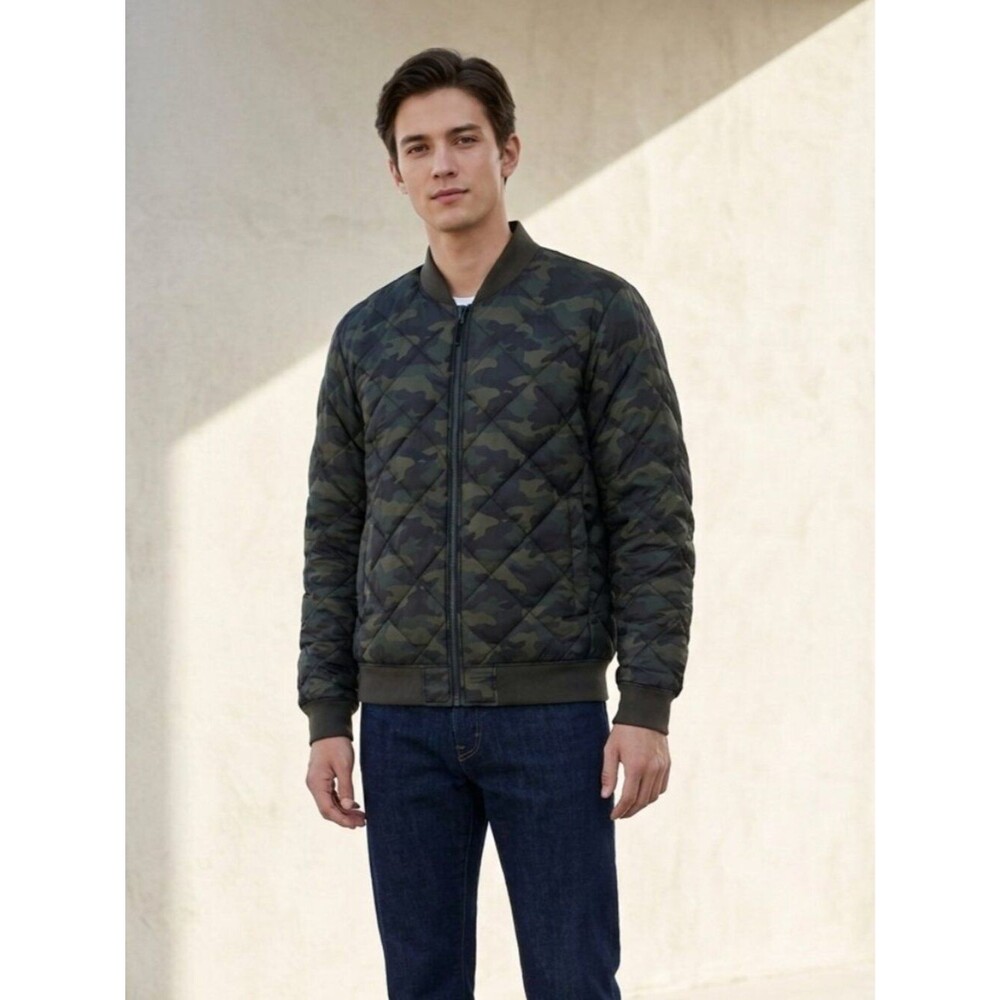 Uniqlo Men's Camo Ultra Light Down Bomber Jacket Green M Utility Streetwear